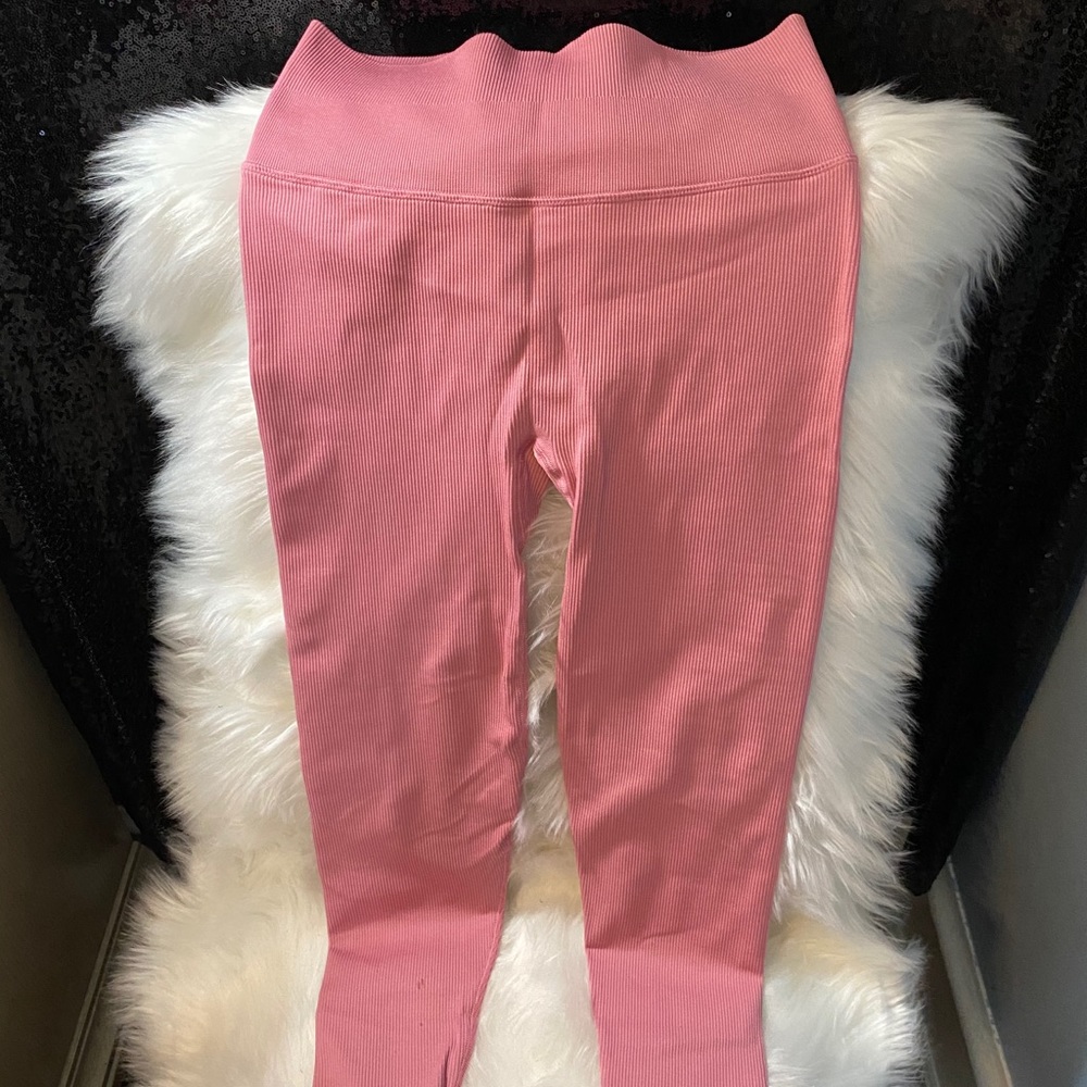 Victoria’s Secret ribbed leggings